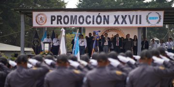 Graduación de agentes de la promoción XXVII del Sistema Penitenciario. / Foto: Mingob.