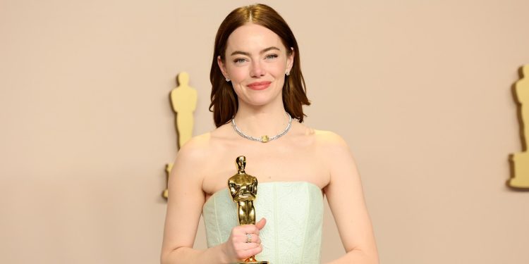 Emma Stone alcanza el Óscar a Mejor Actriz por su papel en Poor Things