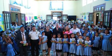 Lanzamiento de campaña 1, 2, 3 Cuéntalo en escuela de zona 1. / Foto: Mineduc.