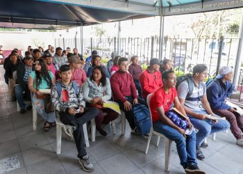 Guatemaltecos buscan aplicar a un trabajo temporal en el extranjero. /Foto: Mintrab
