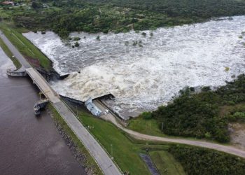 Evacúan a más de mil personas tras inundación histórica en Uruguay