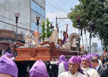 Procesión de Jesús Nazareno del Consuelo bendice a capitalinos