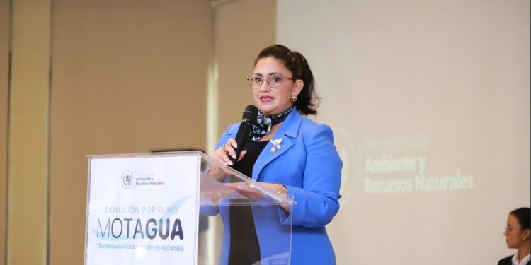 Ministra de Ambiente María José Iturbide.