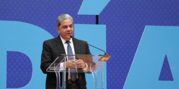 Ministro de Salud, Oscar Cordón. / Foto: José Archila.