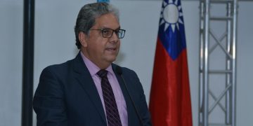 Ministro de Salud informa sobre pasantías médicas con Taiwán. / Foto: MSPAS.