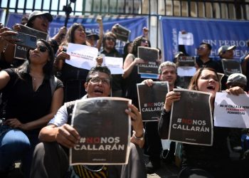 Periodistas piden cese de persecución en su contra por parte del MP