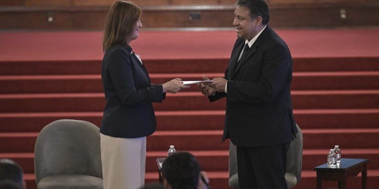 Retos y desafíos que deberá enfrentar el país