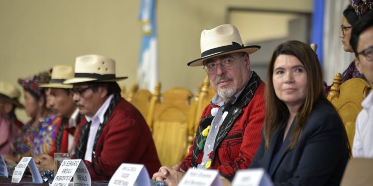 Presidente Arévalo resalta importancia de acuerdo para desarrollo territorial