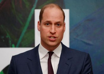 Príncipe Guillermo recuerda a Diana en semana de escrutinio para la monarquía