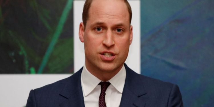 Príncipe Guillermo recuerda a Diana en semana de escrutinio para la monarquía