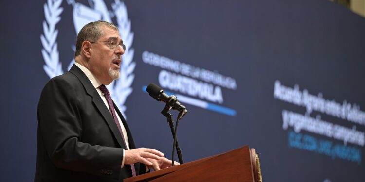 Presidente Arévalo anuncia “más acciones” contra la fiscal general