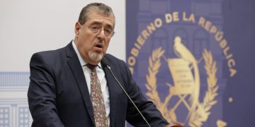 Presidente Bernardo Arévalo en conferencia de prensa.