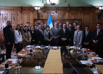 Presidente anuncia avances para la construcción del primer metro riel de Guatemala