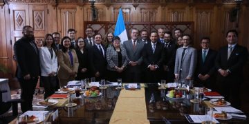 Presidente anuncia avances para la construcción del primer metro riel de Guatemala