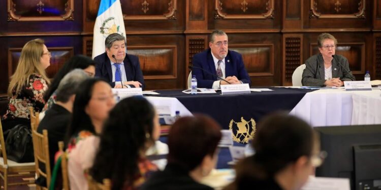 Presidente dirige primera reunión ordinaria de Conaprevi