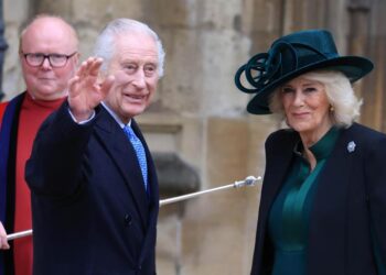 El rey Carlos III reaparece sonriente para desear felices Pascuas