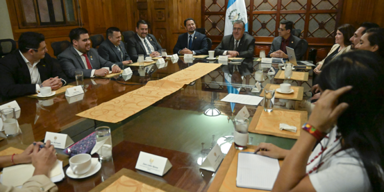 Poderes del Estado unen fuerzas para hallar solución a situación del COG