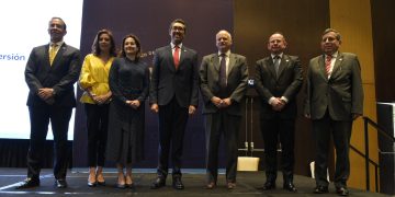 Gobierno y sector privado optimistas por calificación de riesgo país