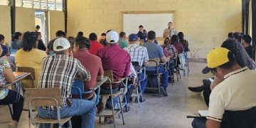 Charlas de salud benefician a población de Poptún. / Foto: MSPAS.