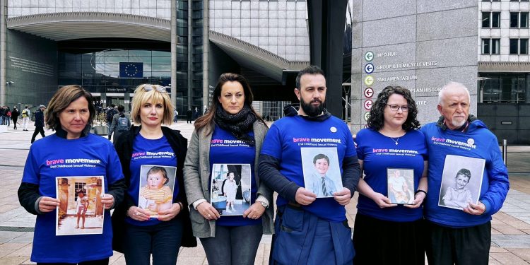 Supervivientes de violencia sexual en Latinoamérica y activistas se reúnen en Buenos Aires