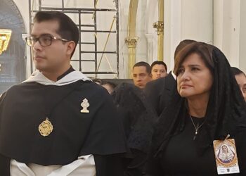Vicepresidenta participa en cortejo procesional del templo de Santo Domingo