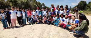 Presidente Arévalo con niños de Nebaj, Quiché. / Foto: SCSP.