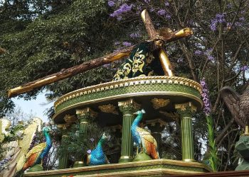 Procesión de Jesús Nazareno de la Caída recorre Antigua Guatemala