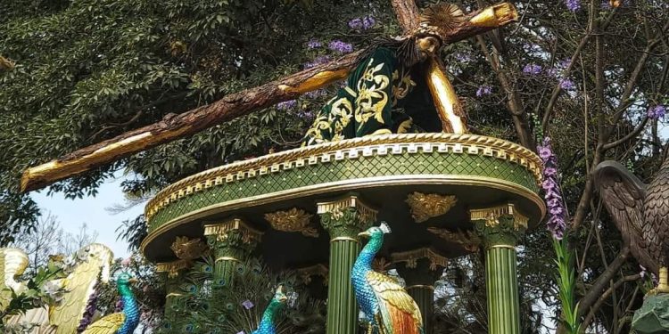 Procesión de Jesús Nazareno de la Caída recorre Antigua Guatemala