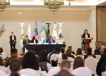 Karin Herrera participó en un seminario sobre mejorar acciones para atender a víctimas de trata. /Foto: Vicepresidencia de la República