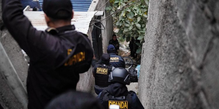 Más de 80 allanamientos contra extorsionistas que operan en el territorio