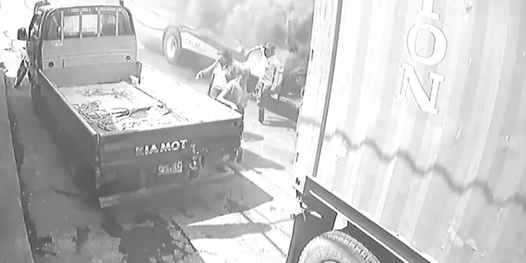 Así fue el ataque y la captura de los presuntos responsables de quemar un bus en Escuintla