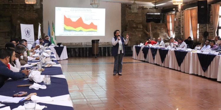 Integrantes del Codede de Huehuetenango dan seguimiento a planes de trabajo