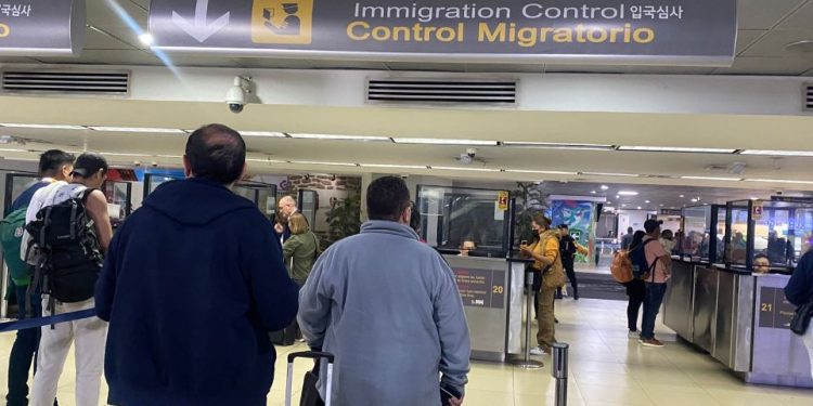 Más de 179 mil personas han ingresado o salido del país en 4 días
