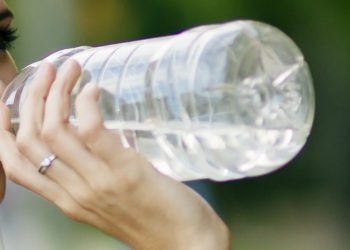 Consuma agua segura y evite complicaciones de salud. /Foto: MSPAS