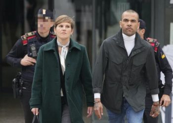 Dani Alves abandona prisión al depositar la fianza tras 14 meses en la cárcel