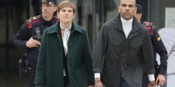 Dani Alves abandona prisión al depositar la fianza tras 14 meses en la cárcel