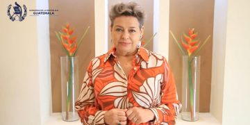 Doctora Lucrecia Peinado destaca la lucha de las mujeres que defienden la igualdad. /Foto: Captura SBS