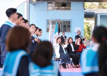 Vicepresidenta Herrera visitó escuela para niños con discapacidad visual y auditiva. /Foto: Vicepresidencia de la República