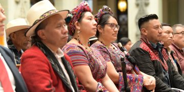 Autoridades de los pueblos indígenas participaron en el relanzamiento de Gobierno Abierto. /Foto: Carlos Jacinto