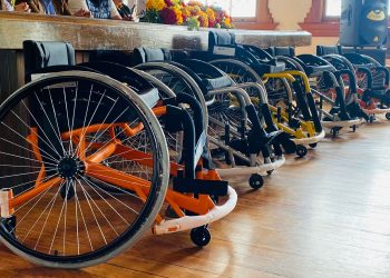 Entregan sillas de ruedas para deporte adaptado en San Marcos