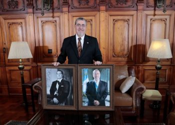 Juan José y Bernardo Arévalo juntos en el Palacio Nacional