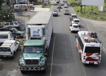 Sospechas de complicidad policial en robo de furgones