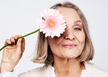 La menopausia suele tratarse con métodos hormonales, señala la publicación. / Foto: LETI Pharma.