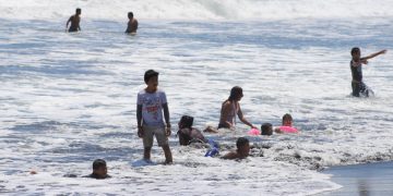Cuida tu salud al estar en las playas. / Foto: MARN.