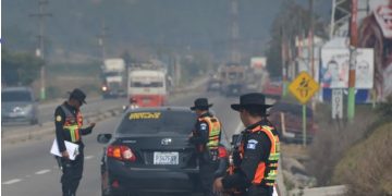 Departamento de Tránsito emite advertencia por uso indebido de placas de circulación