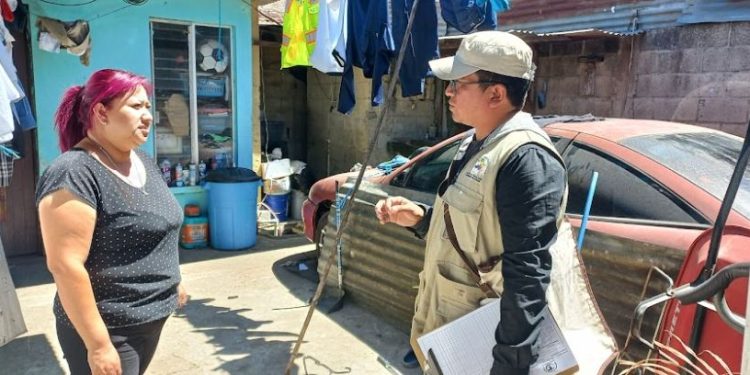Acercan servicios de vacunación e información para prevenir el dengue en Petén