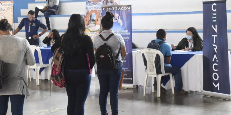 Encuentra oportunidades laborales en la Feria Nacional de Empleo en Jalapa