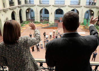 Binomio presidencial saluda a visitantes y recuerda que el Palacio tiene las puertas abiertas