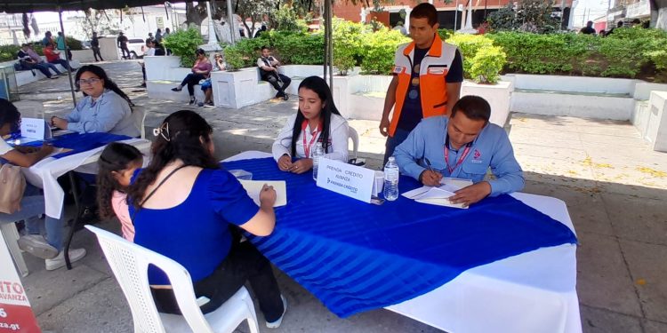 Jutiapa: Feria de Empleo Nacional brinda más de 225 oportunidades laborales