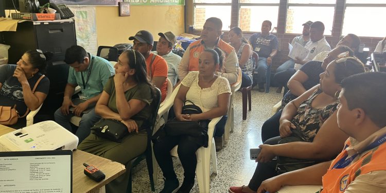 Dan seguimiento a la construcción de bardas en río Los Esclavos jurisdicción de Chiquimulilla